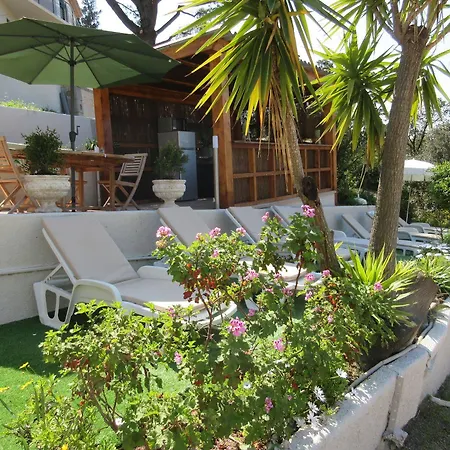 Tricoli Avec Piscine Hotel 5*