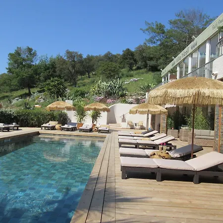 Hotel Tricoli Avec Piscine 5*